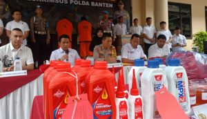 Gudang Pembuatan Oli Palsu di Tangerang Digrebek Polisi, 2 Orang Diamankan