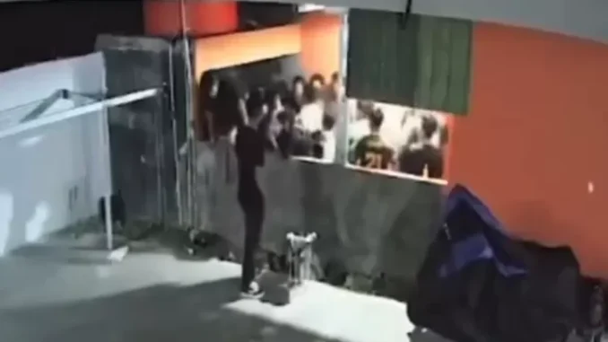 Polisi Keroyok Mahasiswa