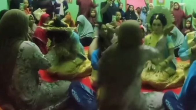 Pengantin Ditampar Ibu Mertua Saat Sungkeman
