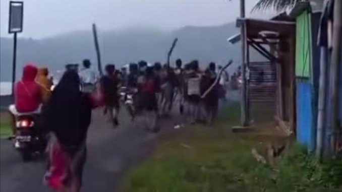 Viral Video Emak-emak Geram Bawa Pentungan Bubarkan Konvoi Motor Knalpot Brong di Klaten