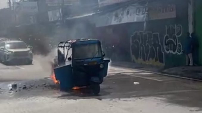 Bajaj Pemudik Lebaran di Cikarang Terbakar Saat Arus Balik ke Jakarta