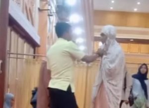 Viral Pria Menyamar Jadi Perempuan, Pakai Mukena Masuk Masjid Islamic Center Mataram