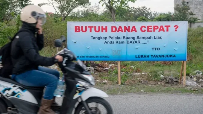 Viral Lurah Tavanjuka Bikin Tulisan Tangkap Pembuang Sampah Sembarangan dan Siapkan Hadiah