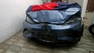 Viral BYD Seal Tabrak Lari di Tol Bandara