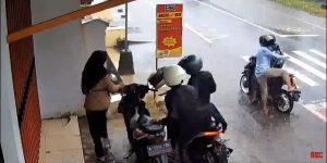 Siswi SMK di Lumajang Jadi Korban Begal Saat Berteduh Terekam CCTV