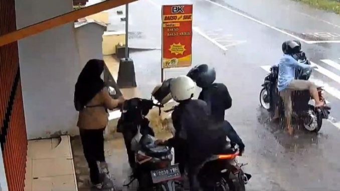 Viral Siswi SMK di Lumajang Jadi Korban Begal Saat Berteduh
