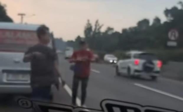 Sopir Ekspedisi Todongkan Pistol ke Pengendara Lain di Tol Cipularang