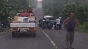 Kecelakaan Tragis! Toyota Land Cruiser Hantam Ambulans di Pelalawan Riau