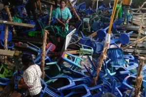 Viral Panggung Acara Hajatan Roboh di Palembang