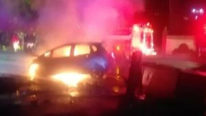 Viral Honda Jazz Terbakar gegara Hantam Kios Bensin Eceran