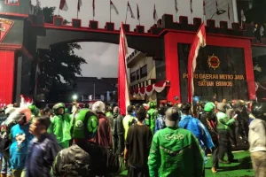 Massa Menuju Mako Brimob Kwitang, Imbas Insiden Ojol Terlindas Mobil Rantis Brimob