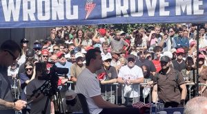 Charlie Kirk Tewas Ditembak saat Hadiri Debat Terbuka di Kampus