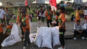 Perayaan HUT ke-80 TNI di Monas Selesai, 126,65 Ton Sampah Dibersihkan