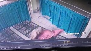 Viral! Pria Lecehkan Wanita Sedang Sholat di Masjid Lampung